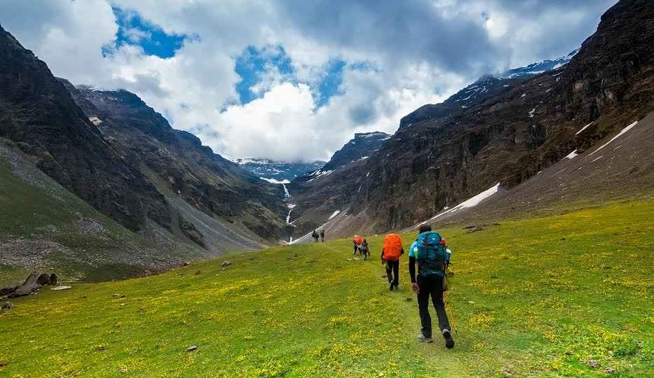 best treks in pabbar valley